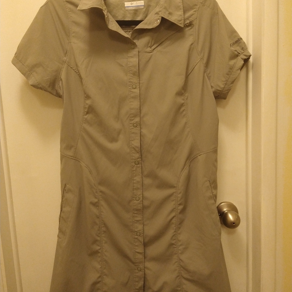 Columbia Omni-Shade EXS dress, L